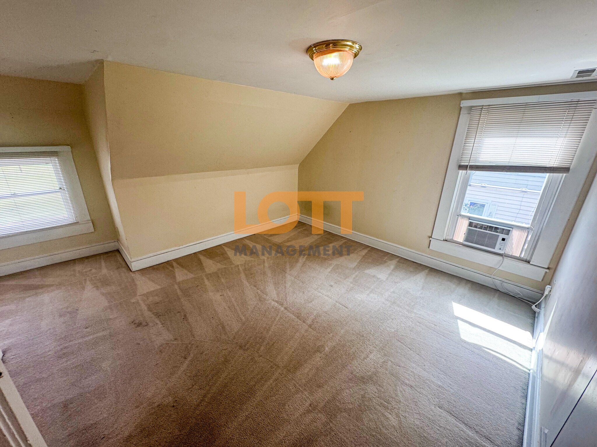 Building Photo - 105 Arrington Ave