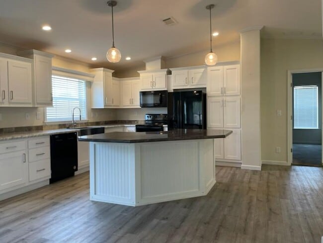 Building Photo - 6291 Birch Ln