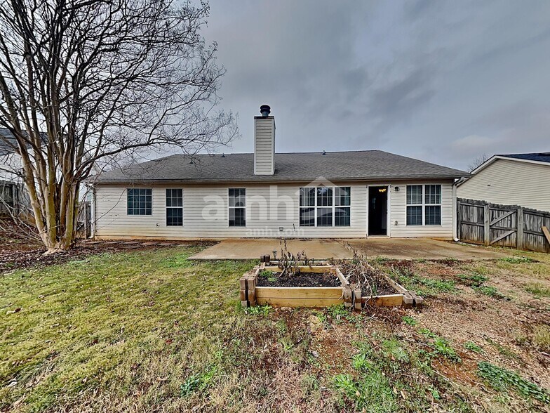 Building Photo - 2123 Yarbrough Way