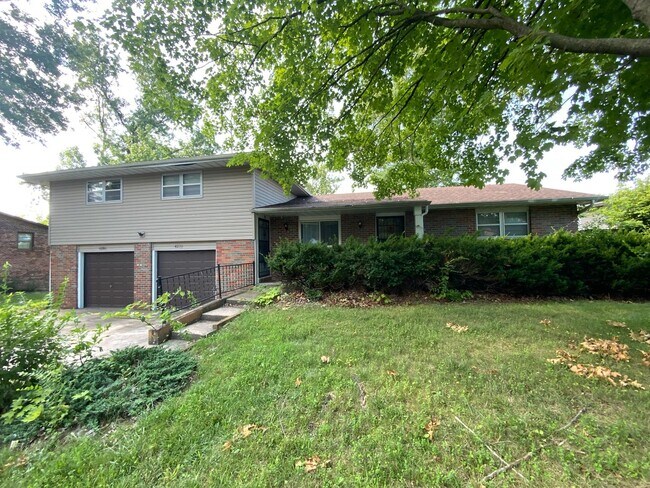 Building Photo - 4208-4210 Rollins Rd