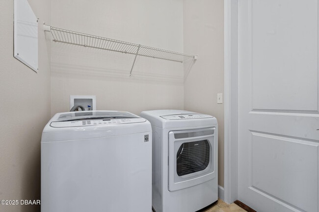 Building Photo - 663 S Lake Dr