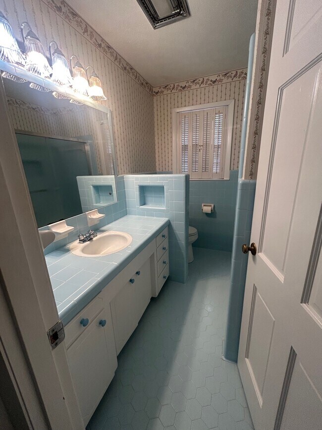 Building Photo - 4560 Smith Rd