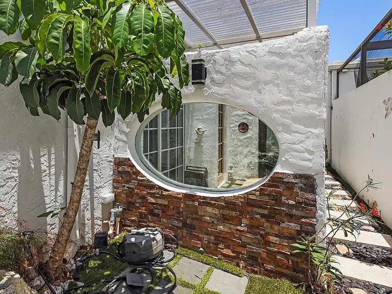 Building Photo - 6590 Fountains Cir