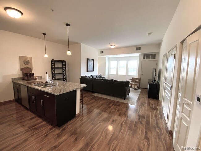 Building Photo - 134 N Leroy St