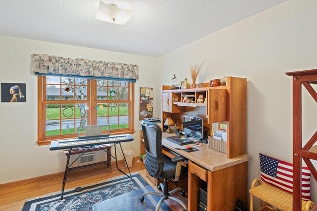 Building Photo - 6429 Mendelssohn Ln