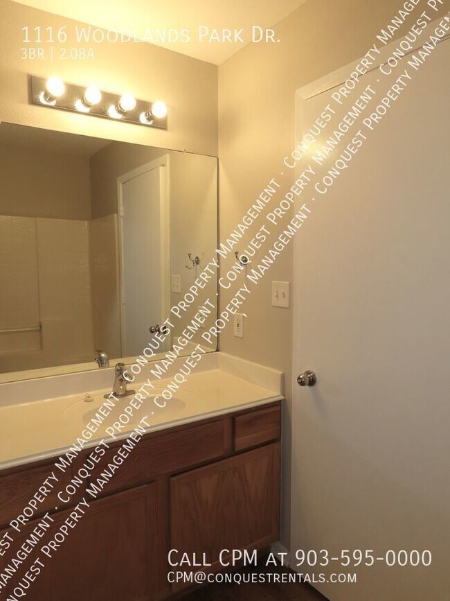 Building Photo - 1116 Woodlands Park Dr