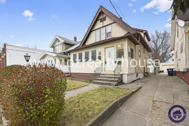 Building Photo - 450 Second St