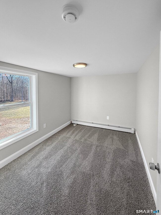 Building Photo - 4 River Rd