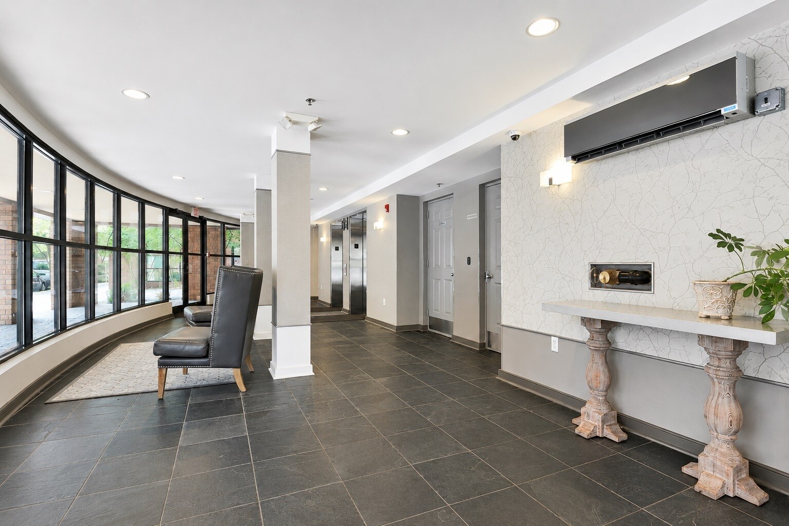 Building Photo - 659 1st St