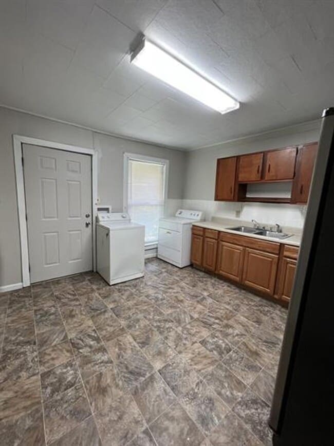Building Photo - 426 Ferguson Ln