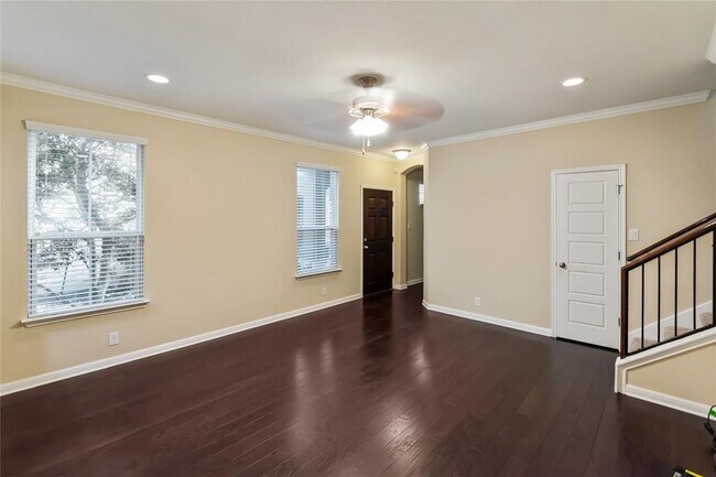 Building Photo - 13400 Briarwick Dr