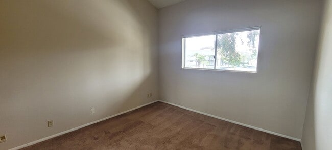 Building Photo - 3rd Floor Surfside III 2+2 Condo w/ Specta...