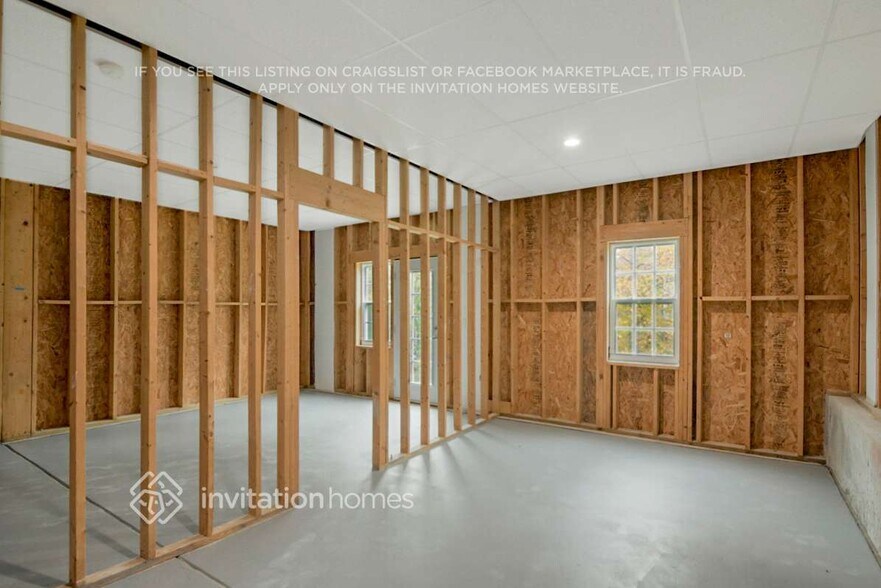 Building Photo - 460 Texanna Way