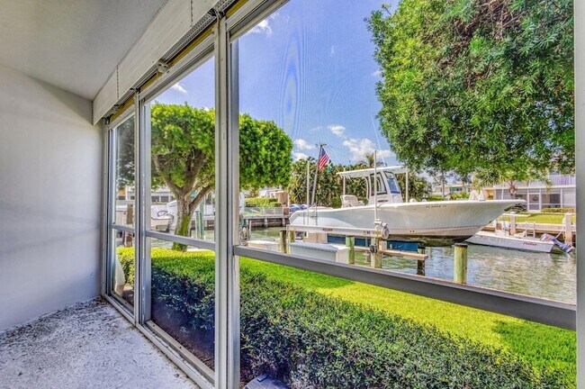 Building Photo - 68 Yacht Club Dr