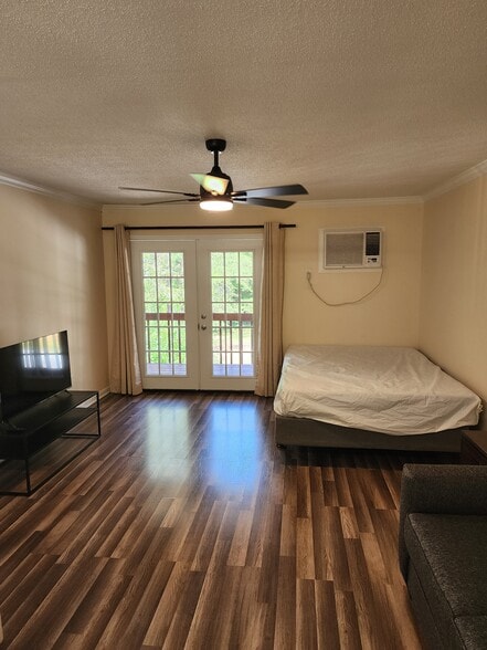 Building Photo - 197 Hughes St