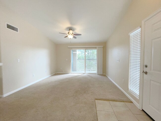 Building Photo - 3 bedroom condo in Broomfield! Master bedr...