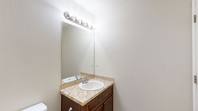 Building Photo - PRICE IMPROVEMENT!!! NOW ONLY $1,350!!!!