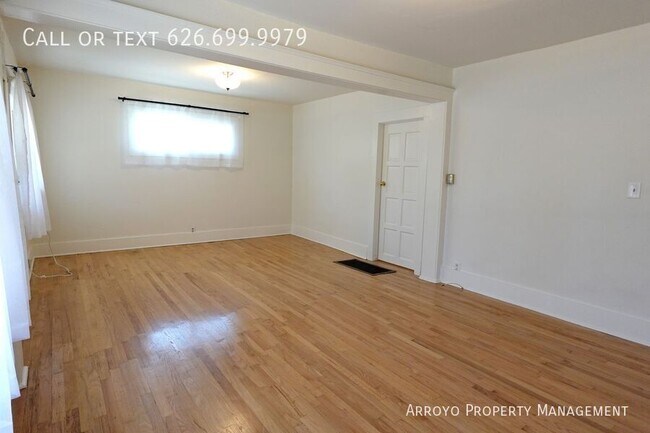 Building Photo - 6307 Aldama St