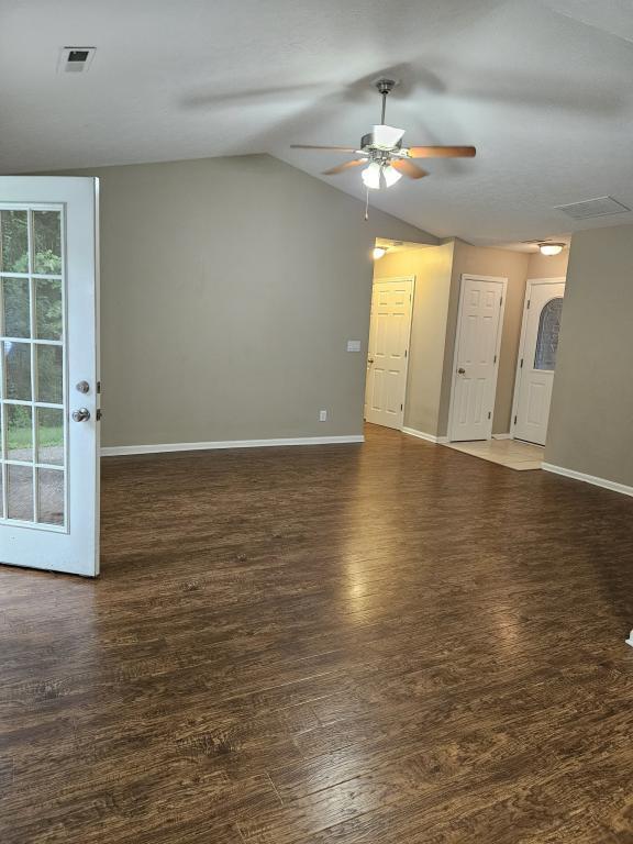 Building Photo - 305 Dalton Ct