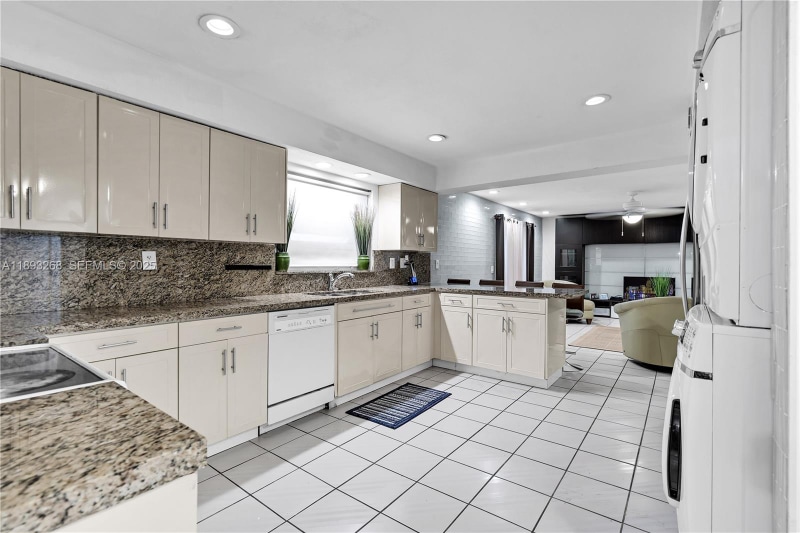 Building Photo - 8909 SW 108th St