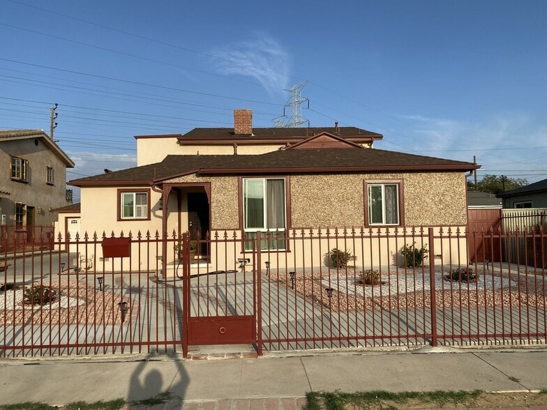 Building Photo - 7810 Wilkinson Ave