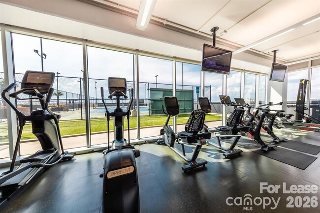 Building Photo - 215 N Pine St