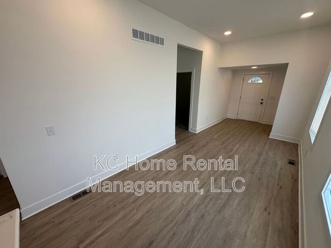 Building Photo - 2311 Jarboe St