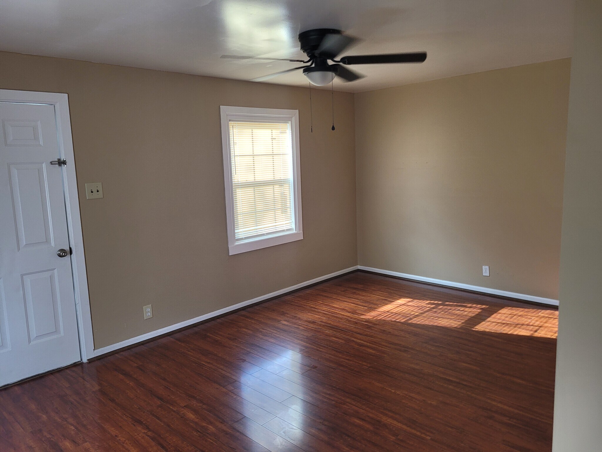 Living room looking from South side of the home - 115 Thomas Blvd