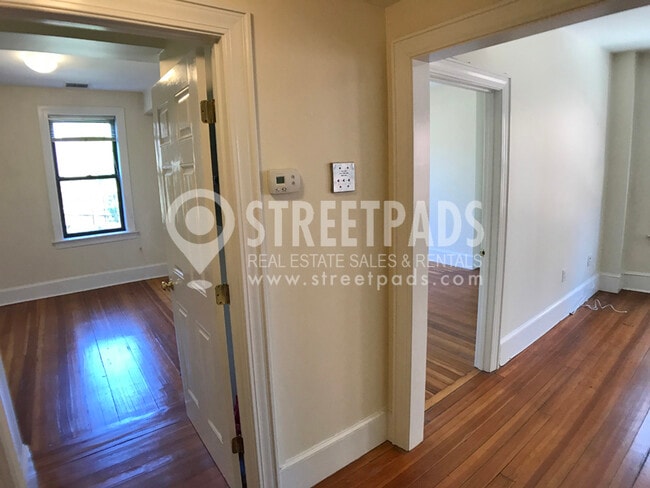 Building Photo - 881 Massachusetts Ave