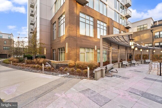 Building Photo - 925 N Fairfax St