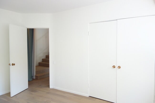 Building Photo - 702 Cavanagh Rd