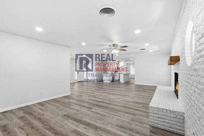 Building Photo - Spacious Modern 5 Bed / 2.5 Bath + 1 Bed / 1 Bath ADU in Wedgwood