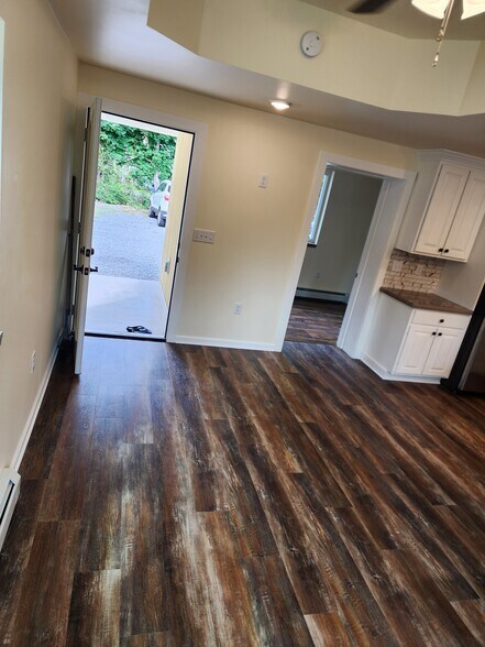 Building Photo - 35 Orchard St