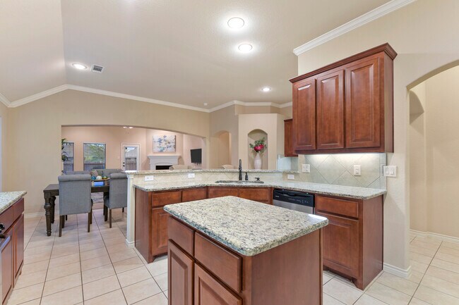 Building Photo - 6004 Paddlefish Dr