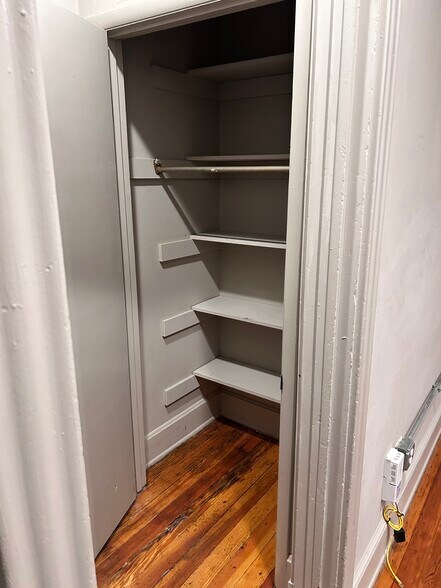 Building Photo - 14 W Court St