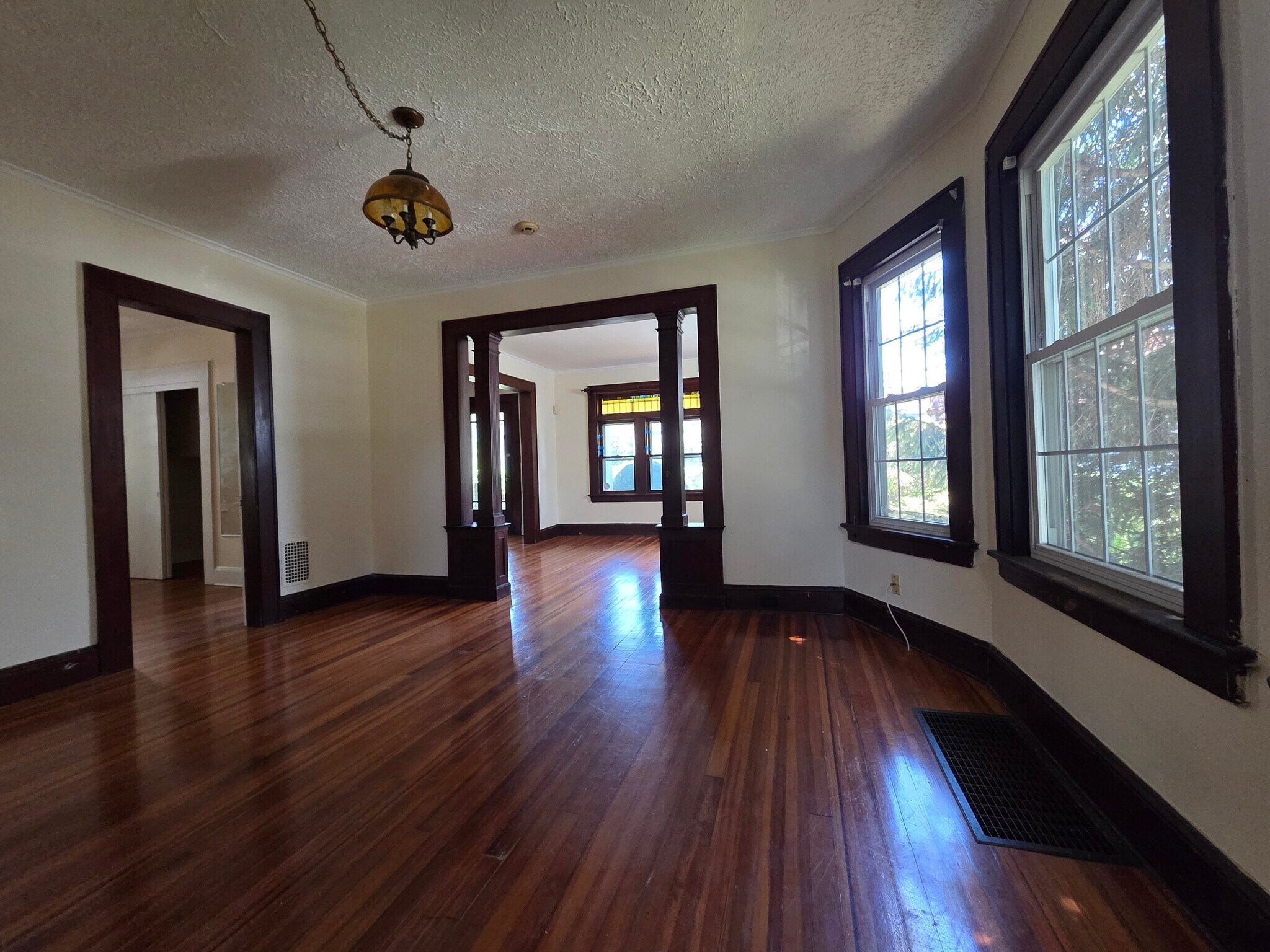 Building Photo - 494 Villa Ave