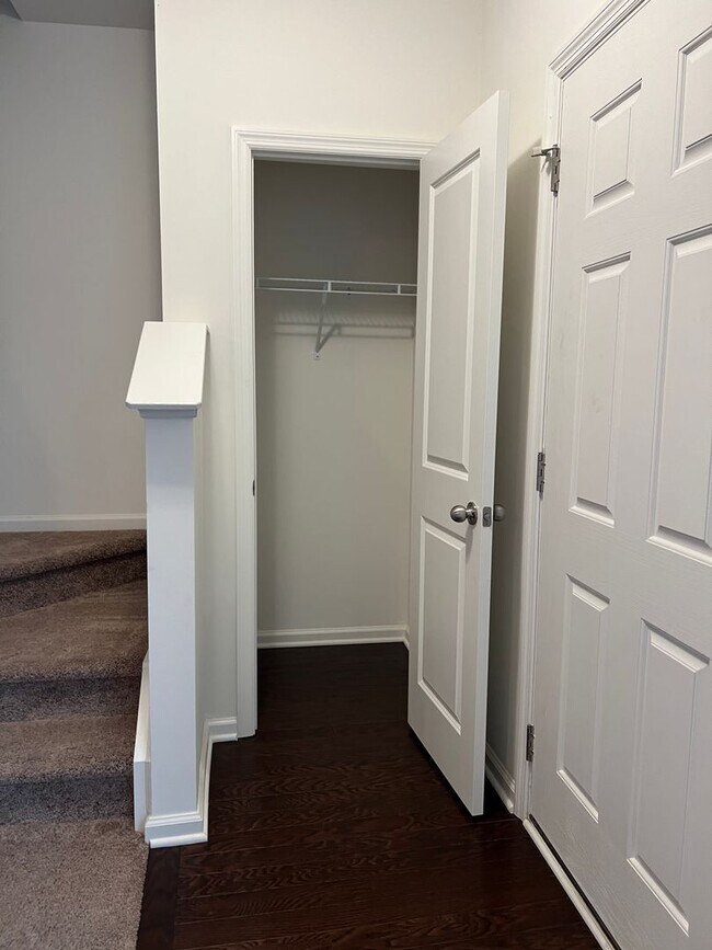 Building Photo - Coming Soon - Lovely 2 Bedroom 2.5 Bath To...