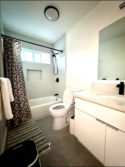 Master Bathroom 2nd Floor - 551 11th Ave