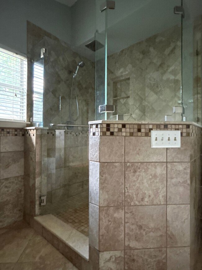 Building Photo - T.R. Lawing Realty Property