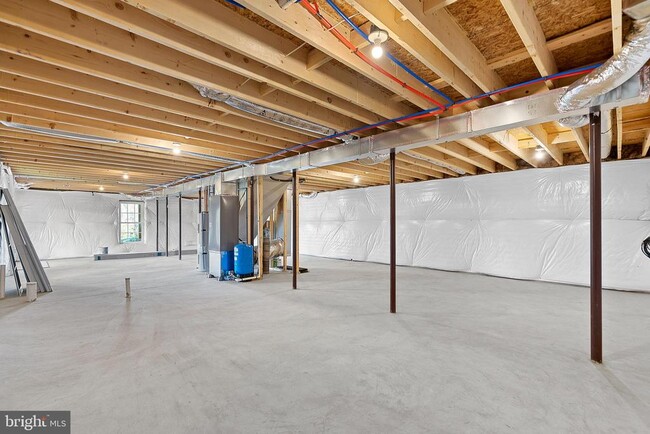 Building Photo - 100 Holiday Ct