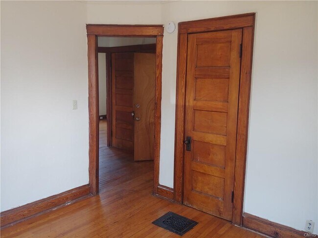 Building Photo - 205 Cadwell St