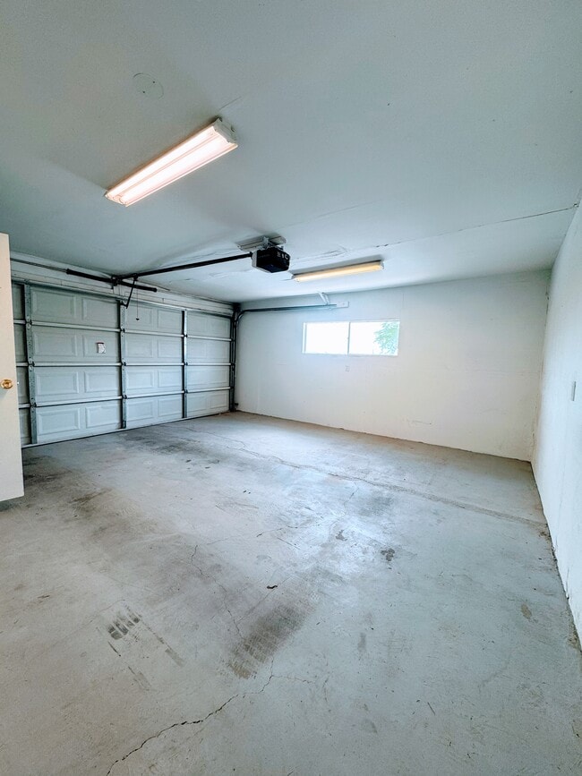 Building Photo - 139 Clairemont Rd