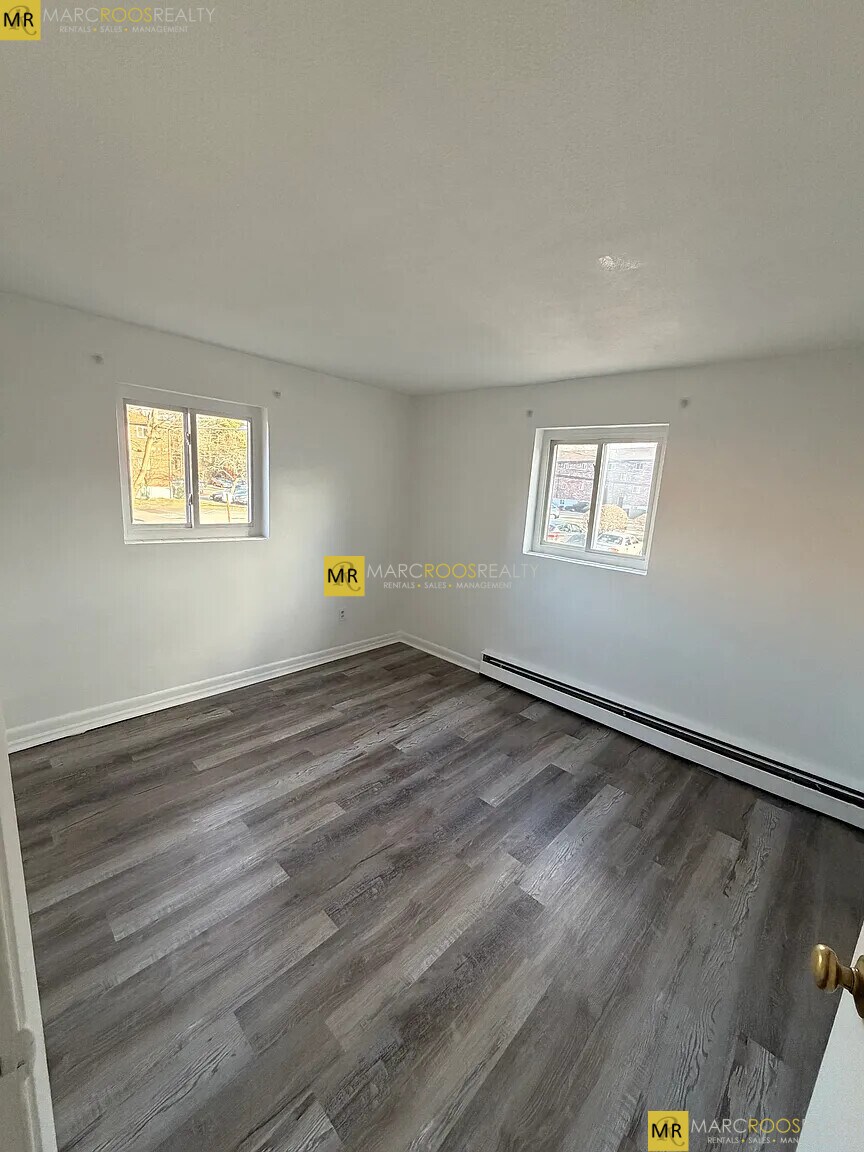 Building Photo - 28 Bryon Rd