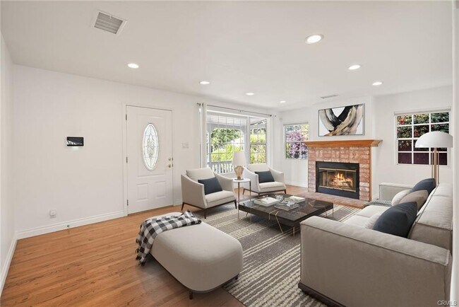 Building Photo - 22055 Del Valle St