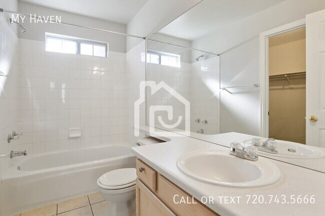 Building Photo - 5960 S Jellison St