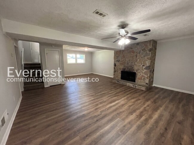 Building Photo - 3Bed/2Bath/Available Now!