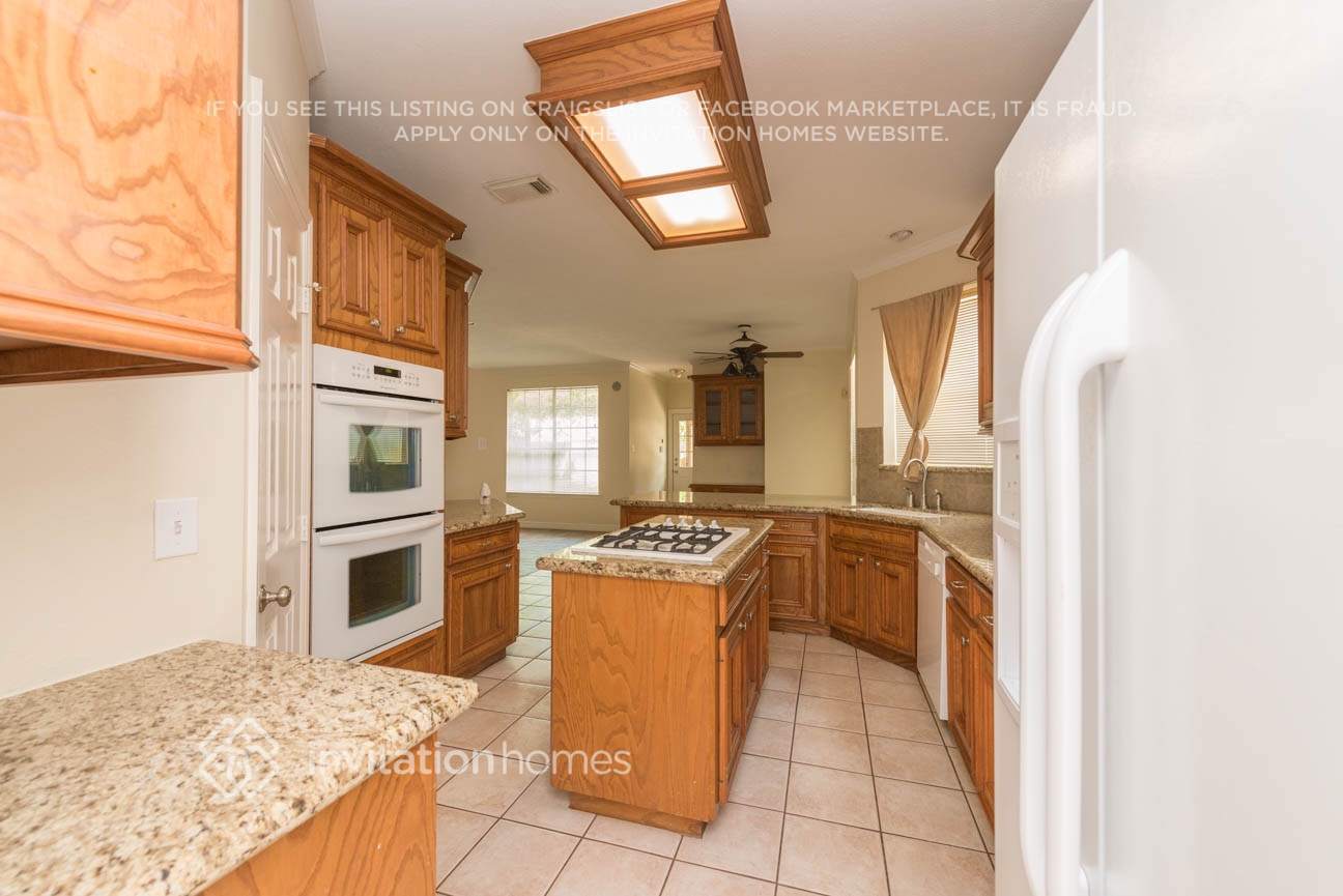 Building Photo - 12146 Auburn Hills Dr