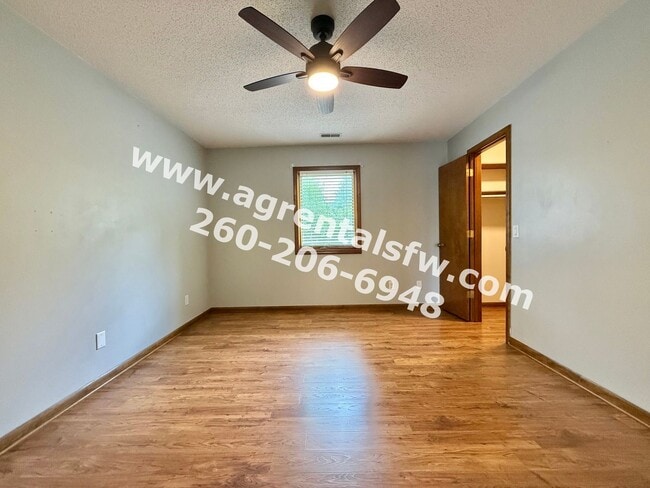 Building Photo - 3 Bedroom House