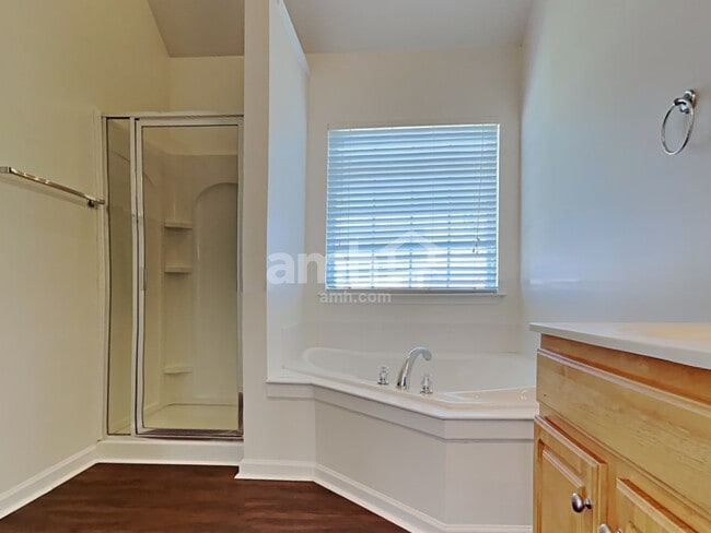 Building Photo - 108 Dunnell Rd