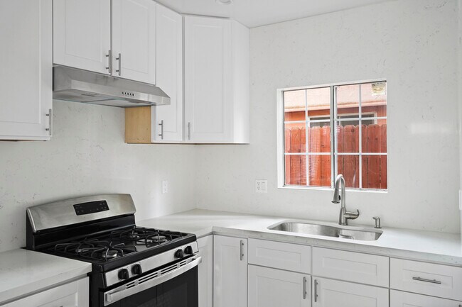 Building Photo - 8615 Higuera St